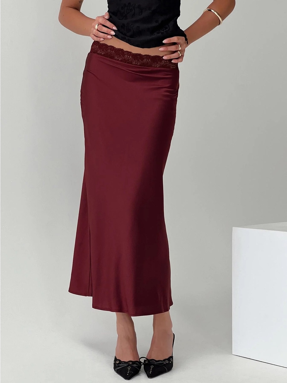 Princess Polly The Charmaine Maxi Skirt Burgundy - Picture 2 of 14